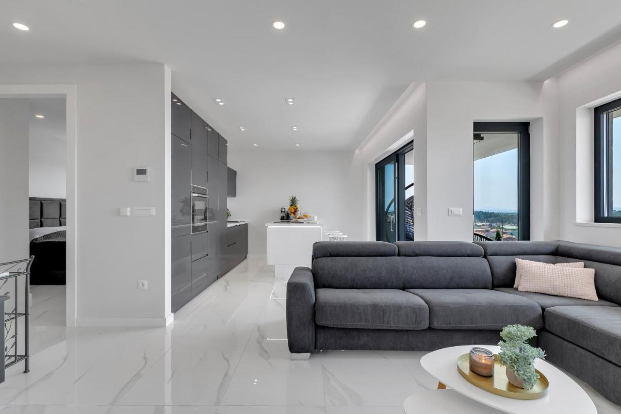 Luxury Seaview Apartment Dzenan Makarska Exterior photo